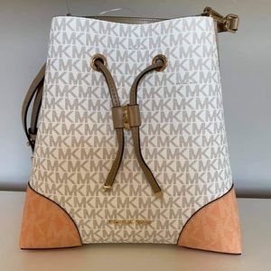 MK RETAIL BUCKET BAG